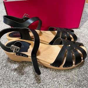 Swedish Hasbeens Cross Strap Sandals, size 37
